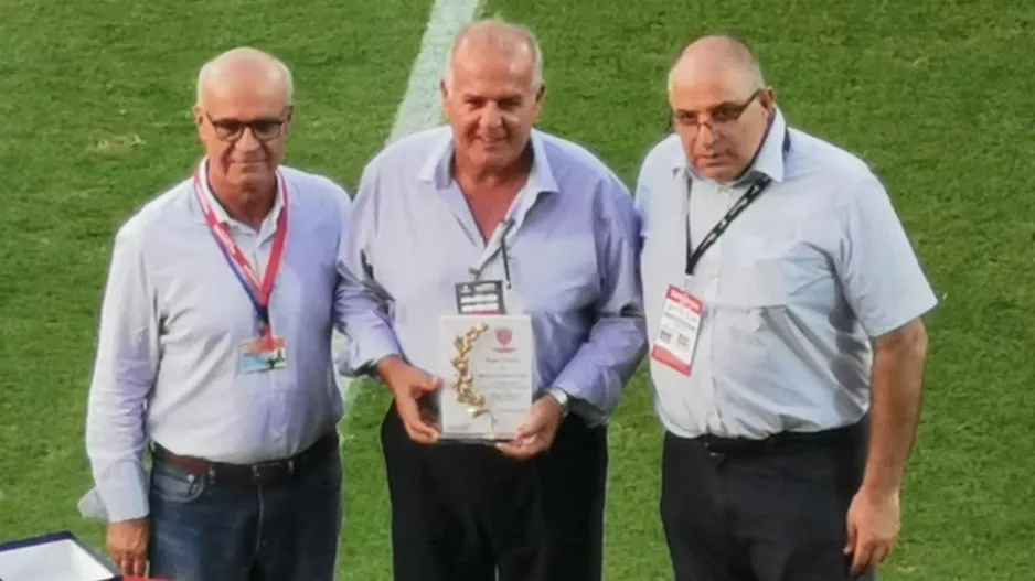 Βράβευση για Σίμο Μυτίδη (φώτος)