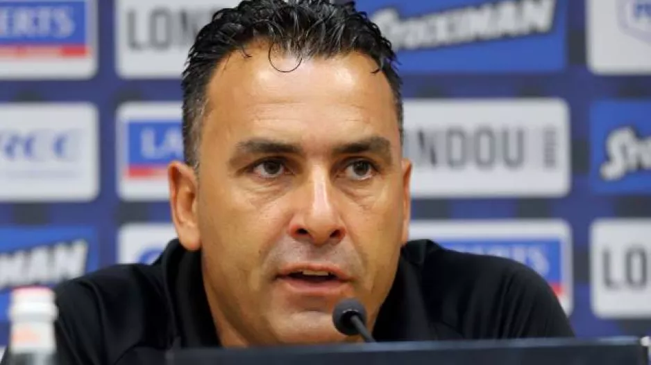 Πλησιάζει/Σωφρόνης