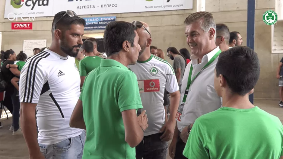 (ΒΙΝΤΕΟ) Θέλει τις απόψεις του κόσμου ο Παπασταύρου