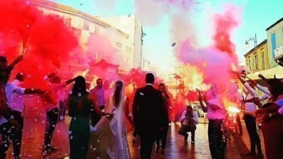 RED REBELS/Έκαναν την εκκλησία... ΓΗΠΕΔΟ