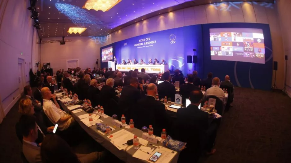 Στο Κογκρέσο της CEV η ΚΟΠΕ - Στο Παρίσι οι Δρ Μ. Κρασιάς και δρας Γ. Προκοπίου