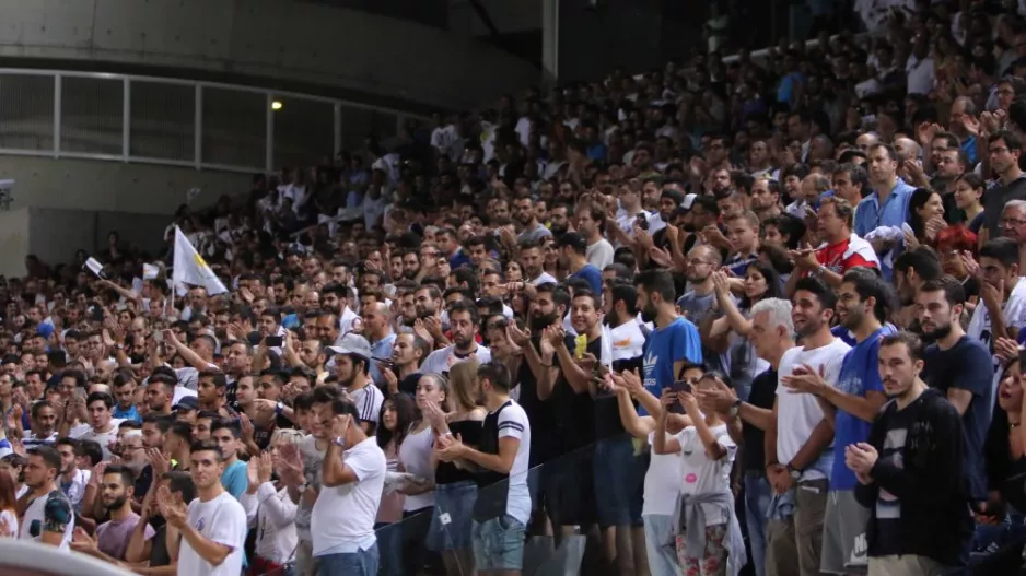 "Πήρες το εισιτήριο σου; Είναι μόνο 5 ευρώ!"