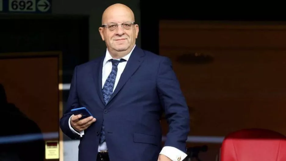Χωρίς περιστροφές ο Κούμας 