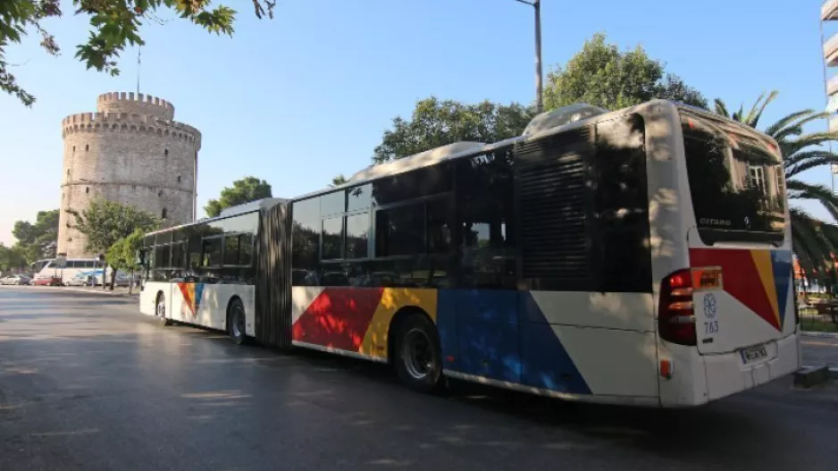 EΛΛΑΔΑ/Επίθεση 200 οπαδών σε επιβάτες και οδηγό του ΟΑΣΘ