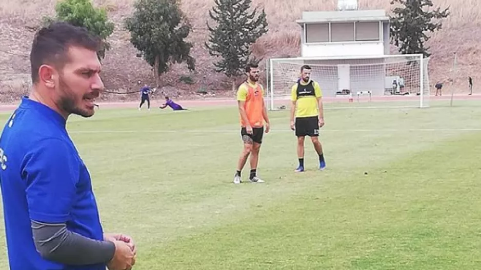 Προπόνηση υπό βροχή (φώτος)