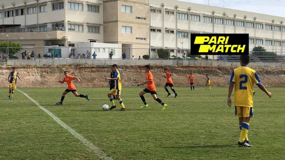 4/4 και ΚΟΡΥΦΗ