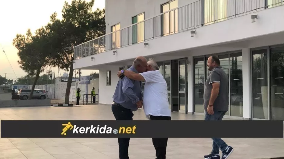 Ο "αιώνιος" πρόεδρος, με τον "αιώνιο" φροντιστή! (φώτο)