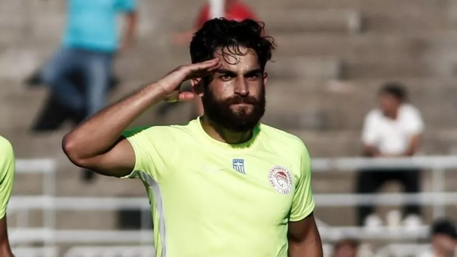 Γραικός: "Γι' αυτό πανηγύρισα με στρατιωτικό χαιρετισμό"
