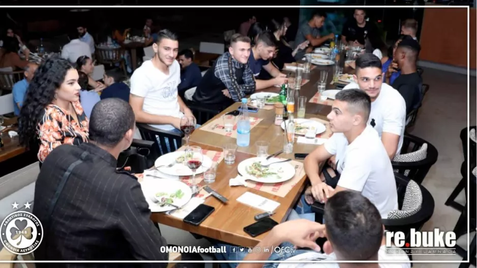 (Φώτος/Ομόνοια) Δείπνο στη Λάρνακα 