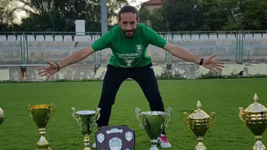 Η Ομόνοια 1948 δίπλα στον Σαββάκη