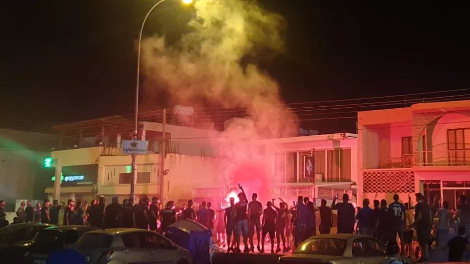 Έστησαν πάρτι οι ΜΑΧΗΤΕΣ με το σφύριγμα της λήξης! (φώτος & βίντεο)