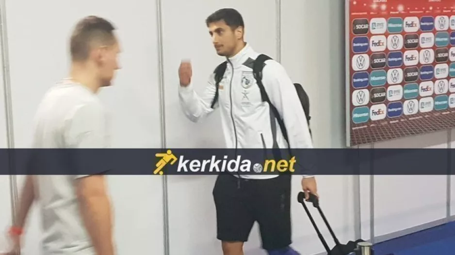 (ΦΩΤΟΣ/ΒΙΝΤΕΟ) Με δεμένο πόδι και χωλαίνοντας… “Θα δείξει” 