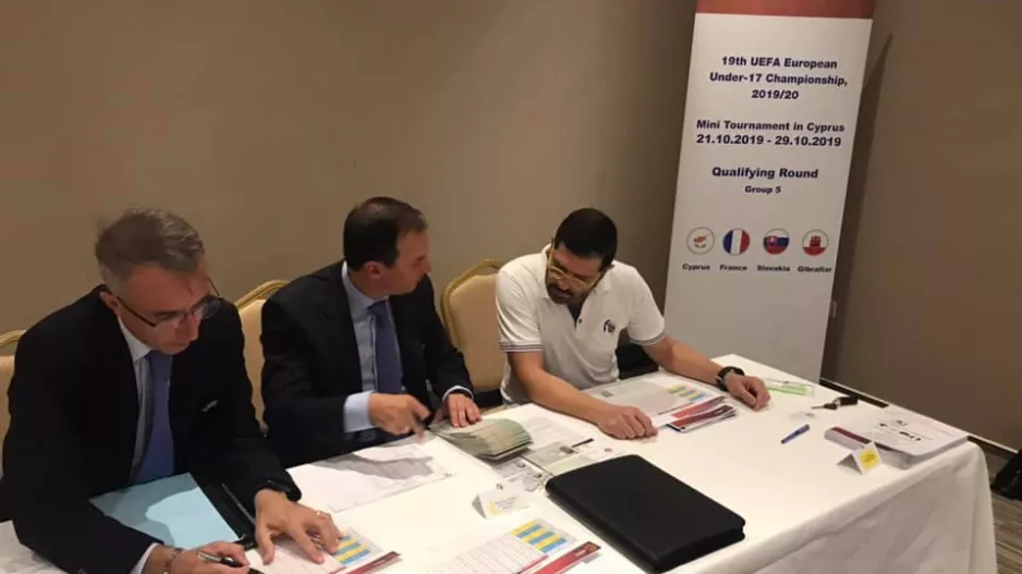 (Φώτος) Σύσκεψη για τους αγώνες της Εθνικής Κ17