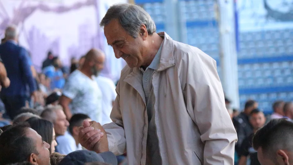Φίλος με όλους