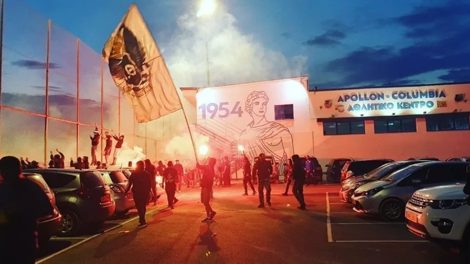 ΟΡΓΑΝΩΜΕΝΟΙ ΑΠΟΛΛΩΝΑ/"Αυτοί που σαν αδέλφια ενώνονται..."
