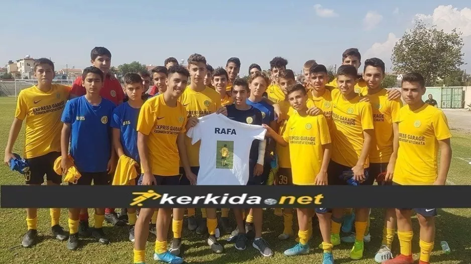 ΓΑΛΑΖΟΚΙΤΡΙΝΗ νίκη... αφιερωμένη