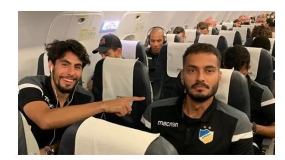 Βούρος/Γκέντσο... βγάζουν γλώσσα/φώτο