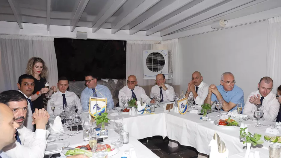 Έφαγαν... καλά