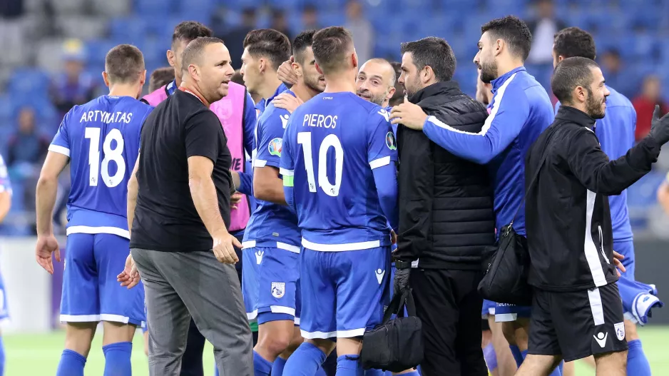Ποτέ τους παίκτες μας...