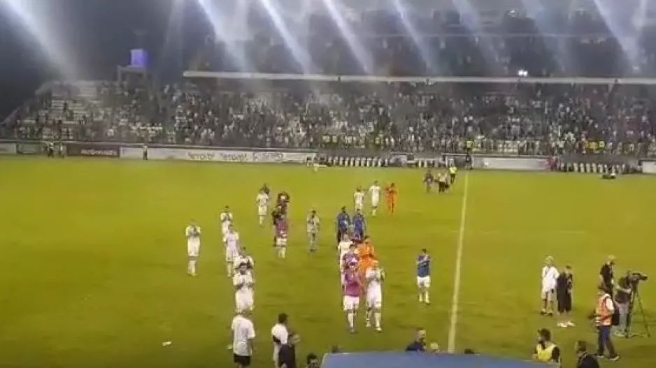 ΒΙΝΤΕΟ/ΑΠΟΘΕΩΣΗ για Τιμούρ και παίκτες