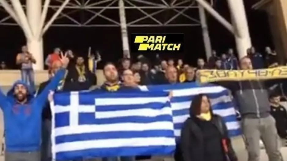 (ΒΙΝΤΕΟ kerkida) Οι ΑΠΟΕΛίστες τραγουδούν τον Εθνικό Ύμνο με Ελληνικές σημαίες!