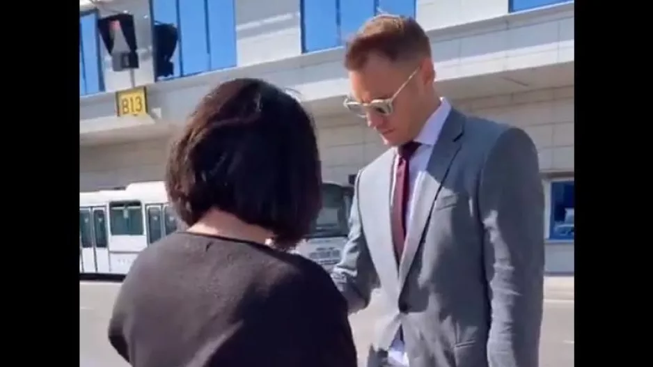 Έφτασε Αθήνα η Μπάγερν και άρχισαν τα αυτόγραφα (βίντεο)