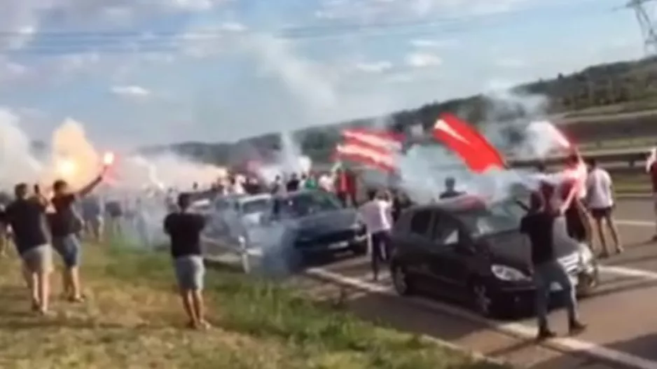 ΒΙΝΤΕΟ 9 λεπτών/η ΑΠΙΣΤΕΥΤΗ υποδοχή των Σέρβων στον κόσμο του Ολυμπιακού