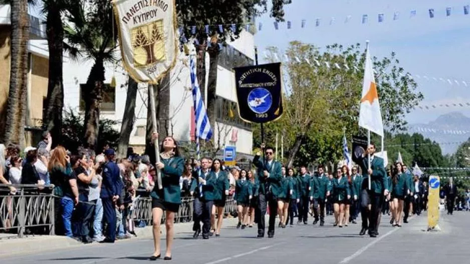 (UPD) Μπέρδεμα με τις μαθητικές παρελάσεις