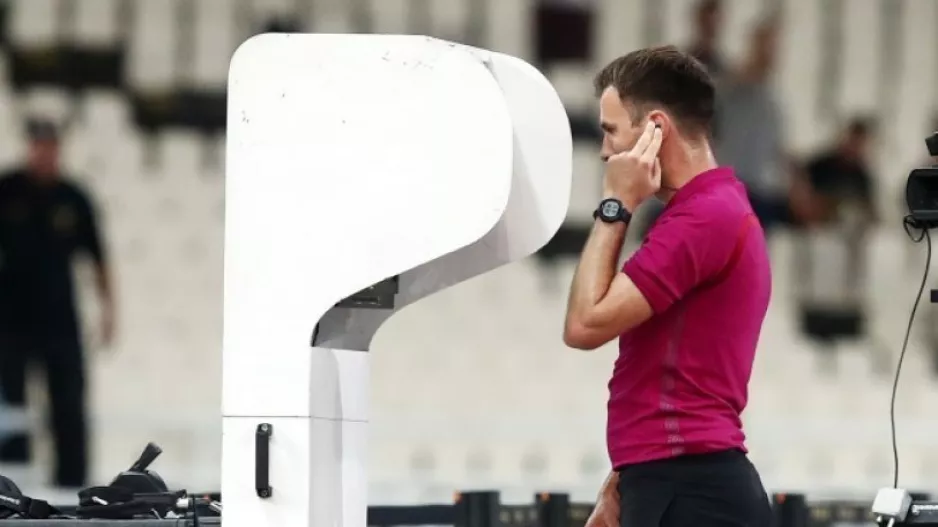 «Μας είπαν ότι η γραμμή του τέρματος κοστίζει όσο όλο το έργο του VAR!»