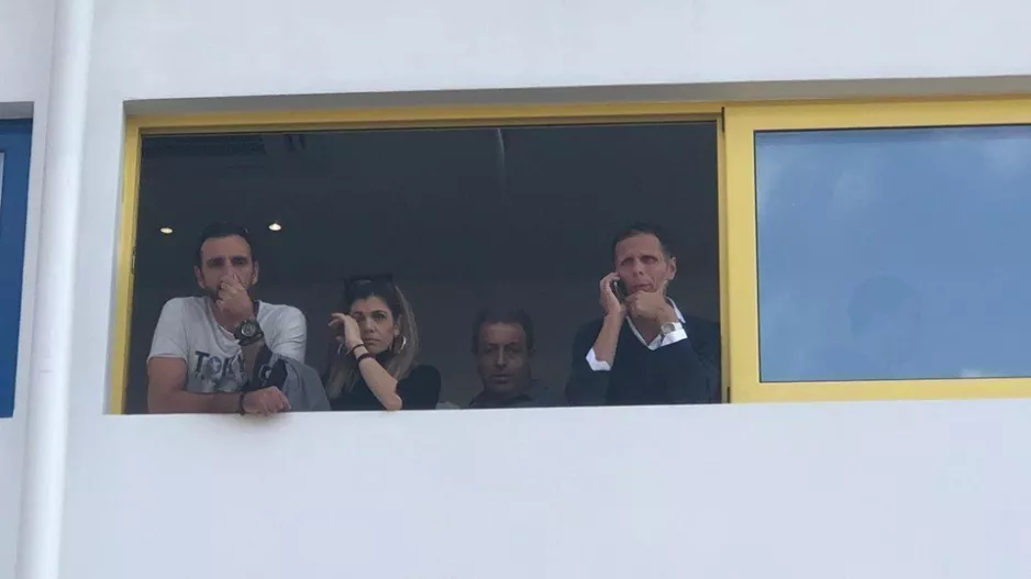 Τέτι/ΑΝΟΙΚΤΗ γραμμή!
