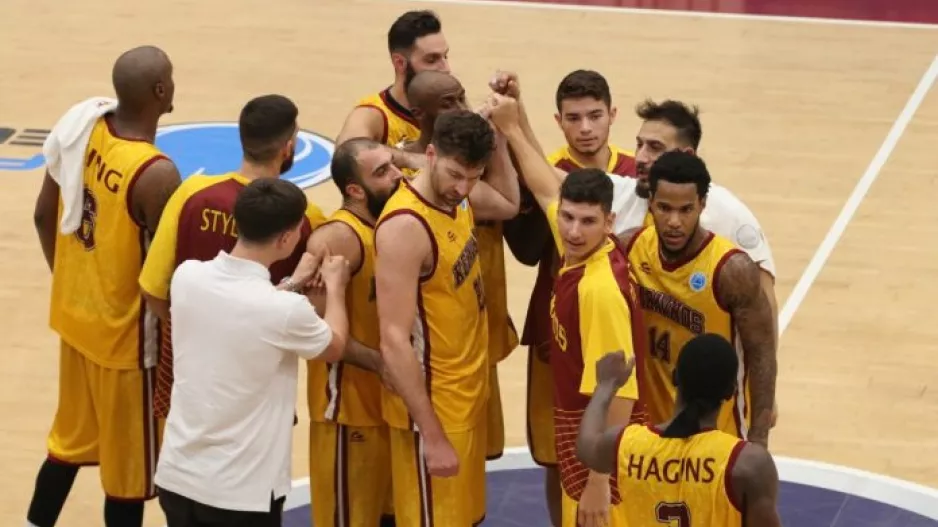 Μόνο ΠΕΡΗΦΑΝΙΑ για τον Κεραυνό και τον «Λείβα»