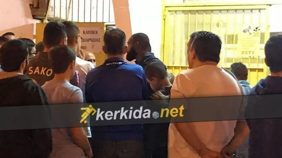 Βγήκε και ΜΙΛΗΣΕ στον κόσμο μετά τις αποδοκιμασίες