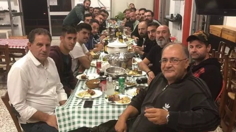 Φαγητό και εποικοδομητική κουβέντα...