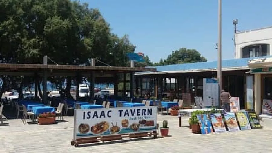 Αγία Νάπα/"Γεύμα είς μνήμη του Ισαάκ Σολωμού"