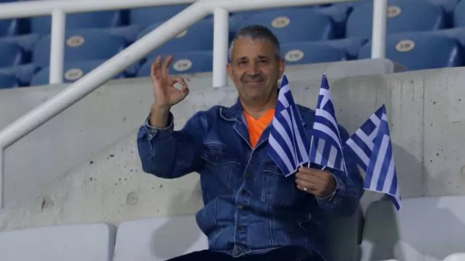 Περήφανος... με τρεις! (ΑΠΟΕΛ)