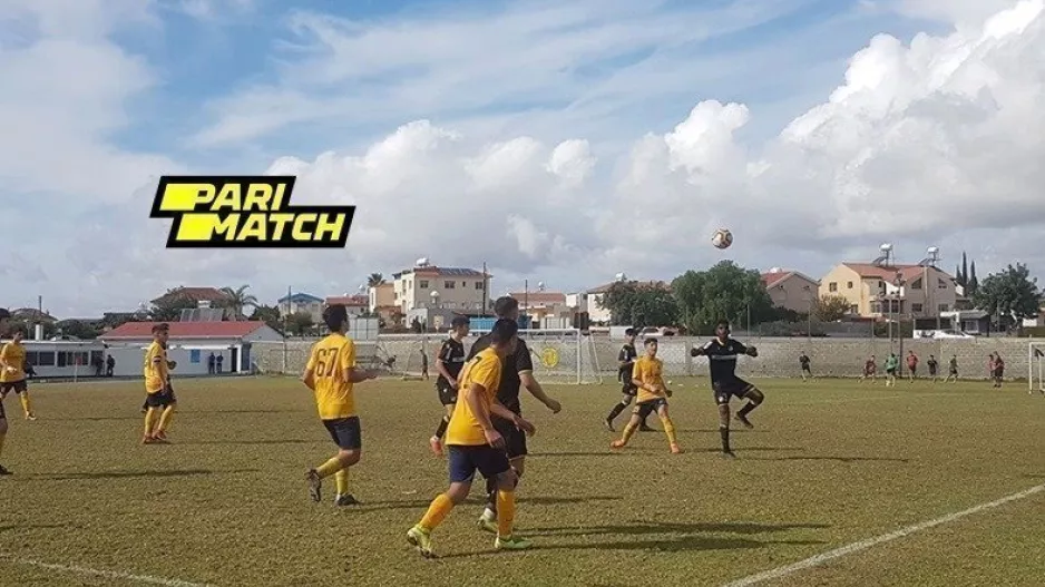 ΔΙΠΛΟ ΑΠΟΕΛ στο Κολόσσι