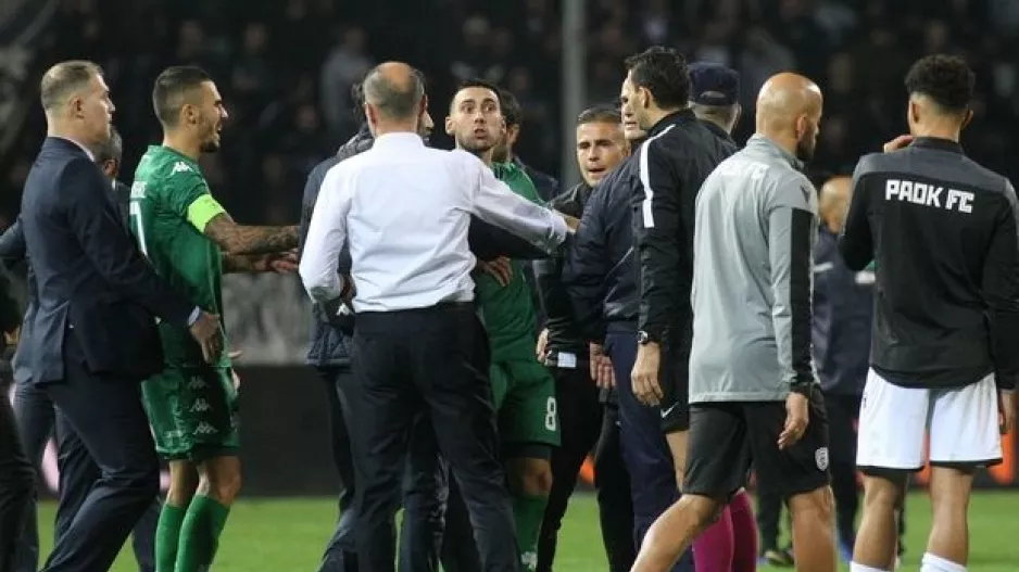 Τρελαμένος με όσα είδε ο Σένκεφελντ στην Τούμπα