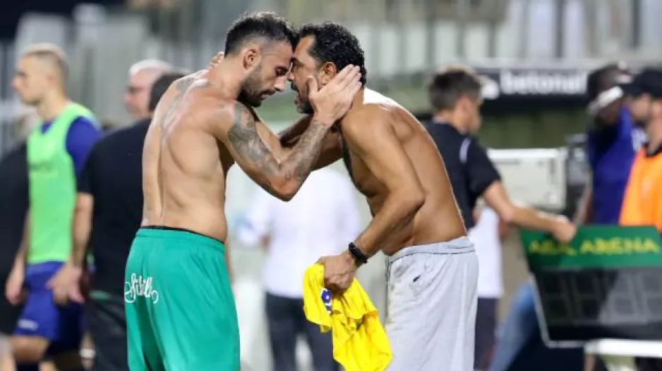Ανάρτηση με ΥΓ στους "κομπλεξικούς"/"Τα ρεμάλια, οι γλύφτες... ήταν το πρωί στην προπόνηση"