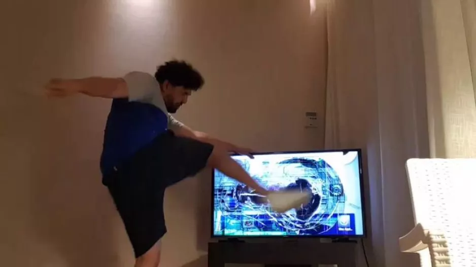 Την έσπασε!!!