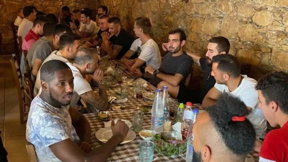 ΑΠΟΛΛΩΝ/Γεύμα... στου Μελή 