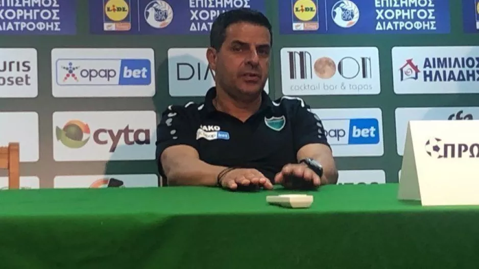 ΠΑΡΑΠΟΝΑ ΠΑΜΠΟΥ: "Αυτά δεν είναι γήπεδα, έχω χάσει δυο ποδοσφαιριστές. Είναι κρίμα!"