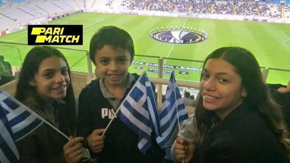 ΧΑΡΑ με τις... κυανόλευκες!