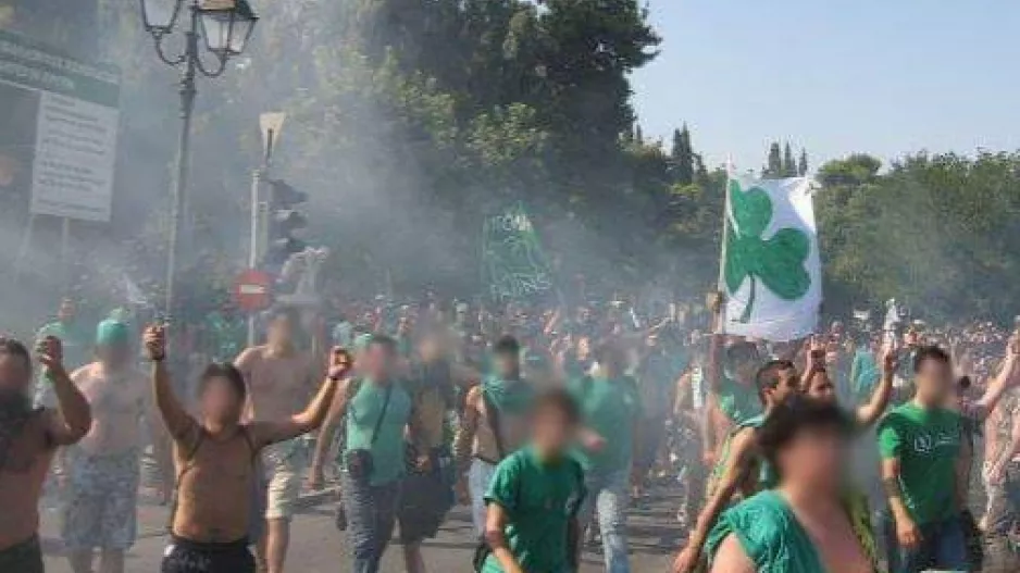 ΘΥΡΑ 9/Αναχώρηση στις 13:30