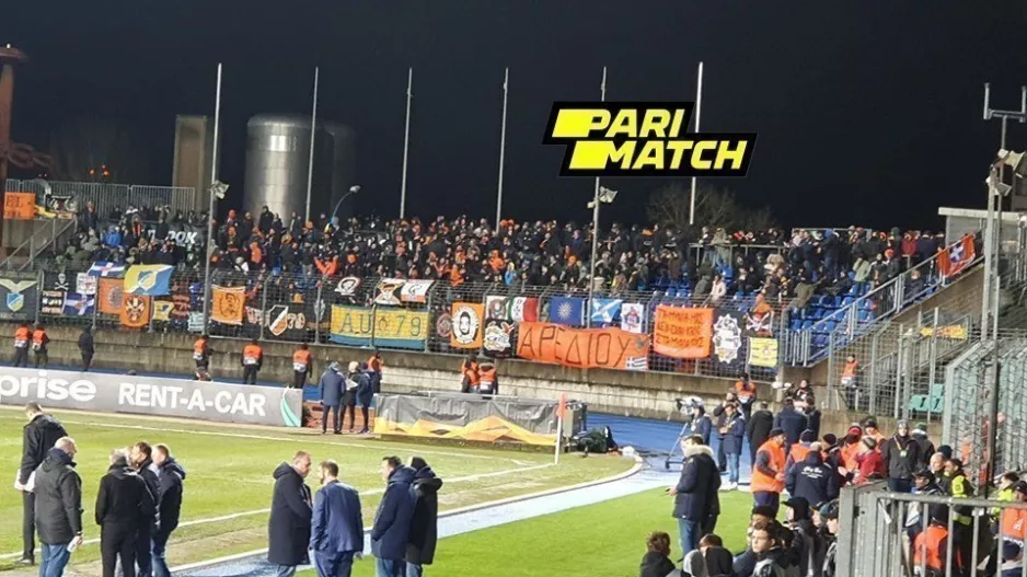 (ΒΙΝΤΕΟ) Συνθήματα... υπό βροχή