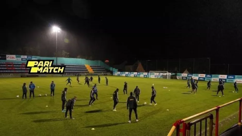 (ΦΩΤΟΣ/ΒΙΝΤΕΟ ΑΠΟΕΛ) Προπόνηση στο Stade Jos Nosbaum 