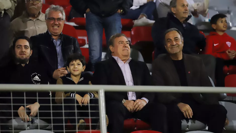 Το χαμόγελο είναι... κόκκινο!
