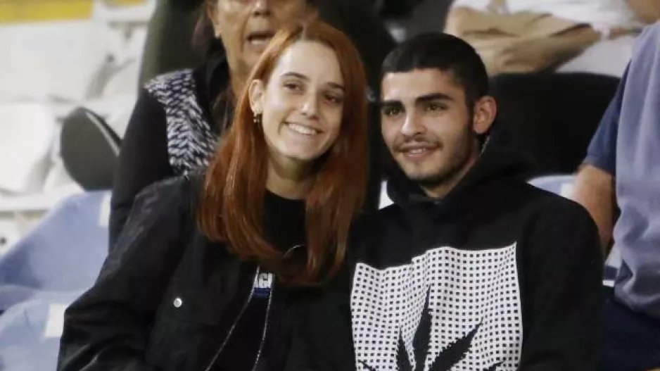 ΦΩΤΟΡΕΠΟΡΤΑΖ από τον κόσμο της Ανόρθωσης