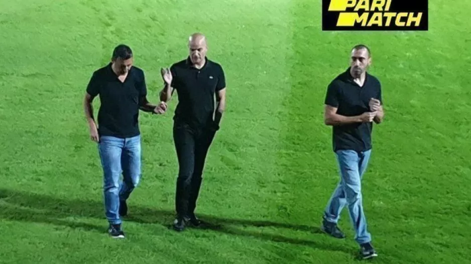 Βόλτα και... κουβέντα πριν την σέντρα