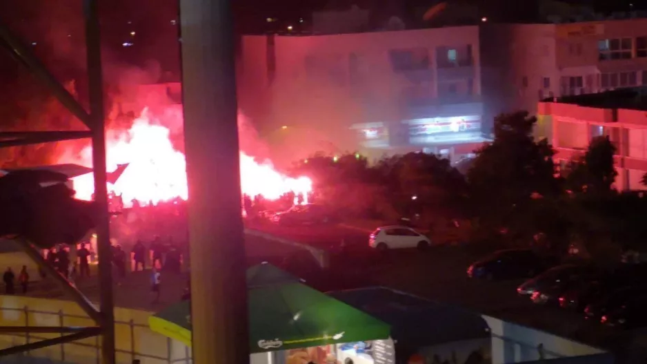 (ΒΙΝΤΕΟ/ΦΩΤΟΣ) ΝΤΟΠΕΣ από τους "Φυγάδες" έξω από το Τσίρειο