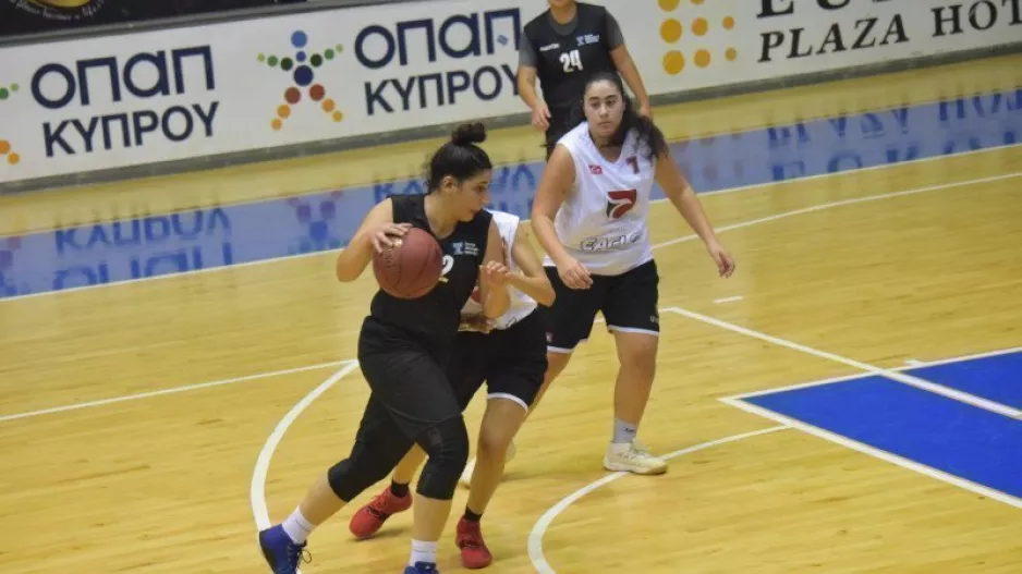 Αγκαλιά με το πρωτάθλημα το UNIC!